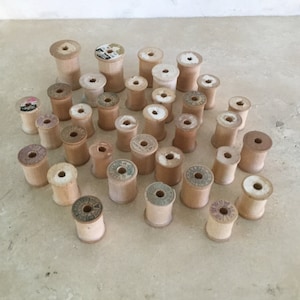 Mixed Set of 34 Vintage Wood Spool / Bobbins / Wooden Sewing Spools / Crafts