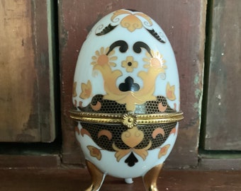アンティーク雑貨 Vintage Egg Jewellery Box Vintage Hand Painted Porcelain Imperial Treasures Trinket Egg