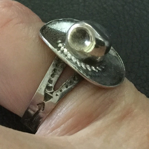 Vintage Western Cowboy Hat Ring Sterling Silver / Southwestern Country Ring