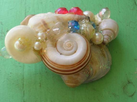 Vintage Seashell Brooch / Seashell Pin / Seashell… - image 2