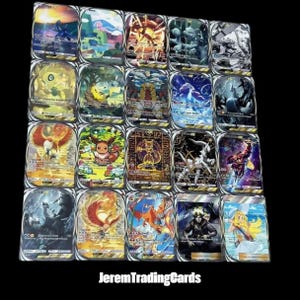 Puede incluir: Una colección de cartas coleccionables de Pokémon, con varios personajes y diseños. Las cartas tienen ilustraciones y texto coloridos, con un acabado brillante. El texto "JeremTradingCards" es visible en la parte inferior.