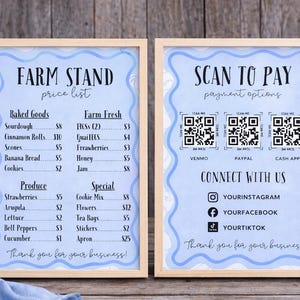Pode incluir: Duas placas emolduradas com fundo azul claro e borda ondulada. A placa da esquerda é uma lista de preços para uma banca de fazenda, listando produtos de panificação, produtos e itens especiais. A placa da direita exibe opções de pagamento via códigos QR e links de mídia social.