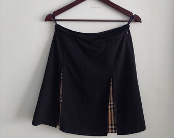Vintage Burberry Pleated Pinstripe Skirt | Size 8