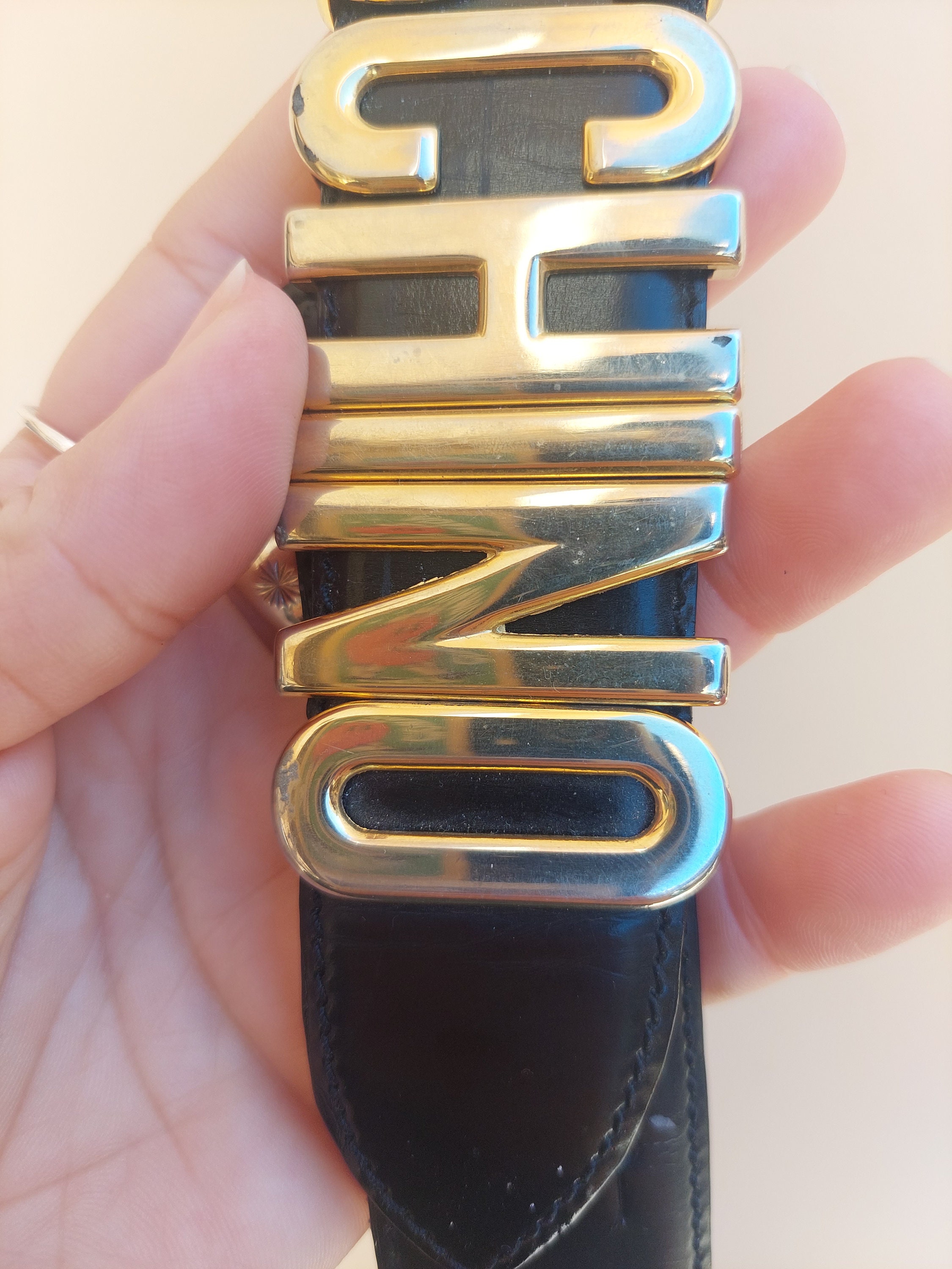 AUTHENTIC MOSCHINO Vintage90s black leather Belt Gold-Tone buckle closure size L Vintage 90s Authentic MOSCHINO Black Leather Belt With Gold  main image 2
