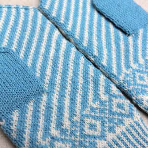 How Cold Is It Mitten Pattern Knitting Pattern Mature Blue & White Humorous Mittens Pattern PDF image 3