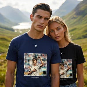 Camiseta com pôster vintage de Arda Guler | Estampa retrô de futebol | Real Madrid Turquia e Copa do Mundo de 2026 imagem 3