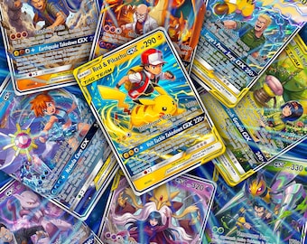 Pode incluir: Uma coleção de cartas colecionáveis Pokémon coloridas apresentando vários personagens e criaturas, incluindo Red & Pikachu, Mewtwo e Charizard. Cada carta exibe ilustrações detalhadas, nomes de ataques, valores de HP e texto descritivo em inglês.