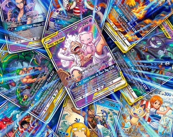 Könnte beinhalten: Eine Sammlung farbenfroher Sammelkarten mit verschiedenen Anime-Charakteren und Kreaturen. Die Karten zeigen Charakternamen, Spezialfähigkeiten und Angriffskraft mit lebendigen Illustrationen und Text. Die Karten sind in einem verstreuten, überlappenden Muster angeordnet.