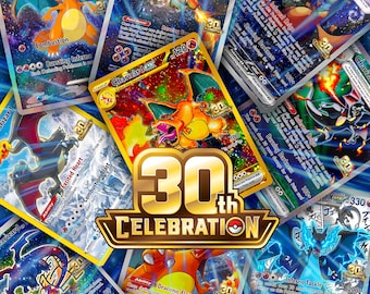 Pode incluir: Uma coleção de cartas colecionáveis Charizard com várias ilustrações artísticas da criatura do tipo fogo, centradas em torno de um logotipo dourado 30th CELEBRATION com um ícone de Poké Ball, exibindo detalhes holográficos e texto.