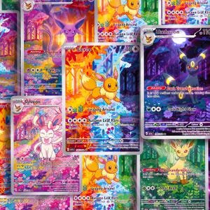 Puede incluir: Una colección de cartas coleccionables de Pokémon con personajes como Eevee, Umbreon y Sylveon. Las cartas tienen fondos coloridos con temas de bosque y flores. Cada carta muestra nombres de personajes, habilidades y detalles de ataque.