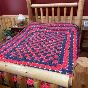 Vintage Yo Yo Quilt antique red white and blue patchwork quilt Amish quilt