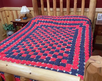 Vintage Yo Yo Quilt antique red white and blue patchwork quilt Amish quilt