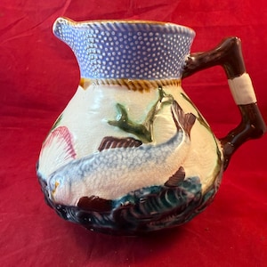 Brocca in maiolica per il mare, XIX secolo, Brocca in maiolica per pesci, Ceramica dello Staffordshire, Etrusca