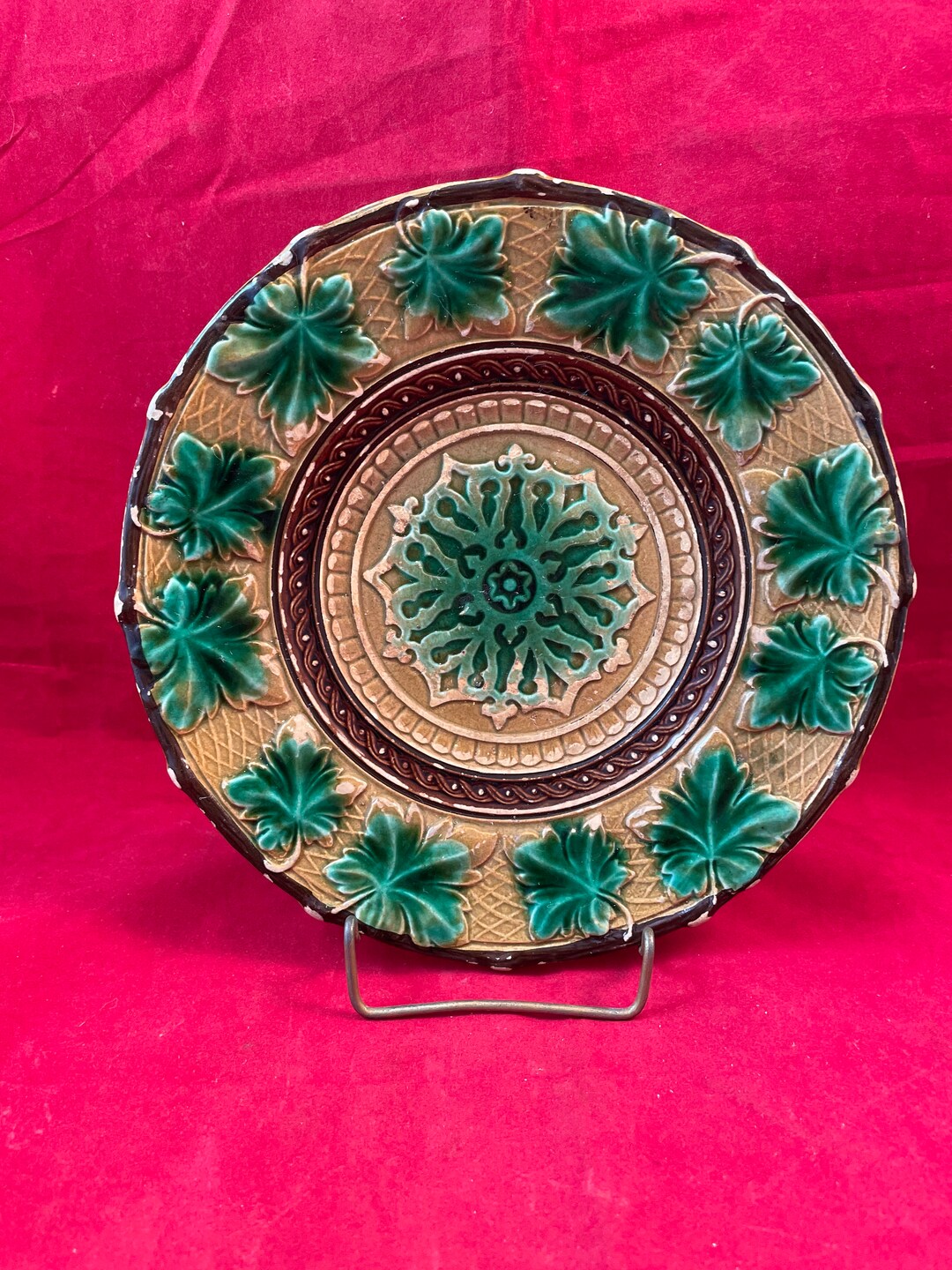 Majolica Plate With Leaves With Medallion 1880 German Majolica - Etsy