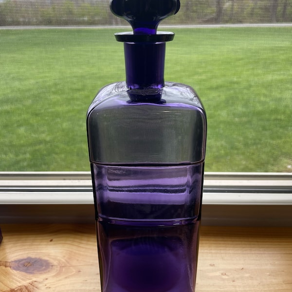 Antikes Amethyst Apothekerglas / Flasche lila Apothekerglas Apotheker Apothekergefäß antikes Medizingefäß Apothekergefäß