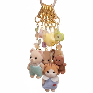 Porte-clés Sylvanian Families - fait main avec des figurines originales de la famille Sylvanian | Charm nostalgie de l'an 2000