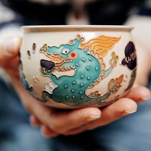 Handgeschilderde keramische theekop, Jingdezhen Dragon ambachtelijke mok, porseleinen theekopje