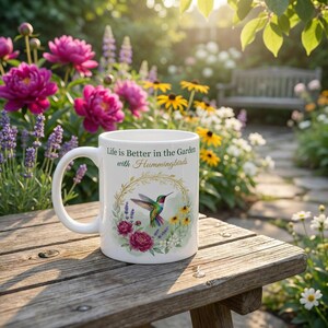 Taza con diseño de colibrí, regalo de jardín para mujeres / Taza de café para amantes de las aves / Taza floral con diseño de colibrí / Regalo para amantes de la naturaleza / Taza de jardín de primavera, 325 ml imagen 4