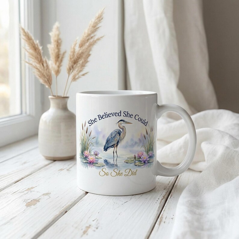 Mok vogelliefhebber, ze geloofde dat ze het kon, dus ze deed mok, blauwe reiger cadeau, inspirerend cadeau voor vrouwen, afstudeermok afbeelding 3