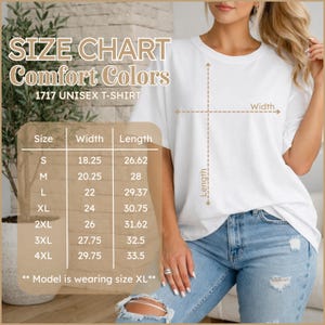 Divertente maglietta da motociclista con grafica "Fuelled By Coffee And Chaos" / T-shirt per amanti delle moto / Regalo per appassionati di moto / Design gotico con corvo e aquila immagine 8