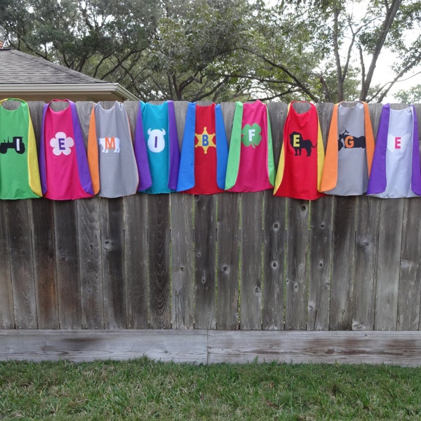 Op maat gemaakte kindercape: handgemaakt en omkeerbaar