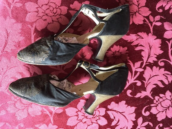 Sublimely Elegant 1920s French Shoes by Francois … - image 3