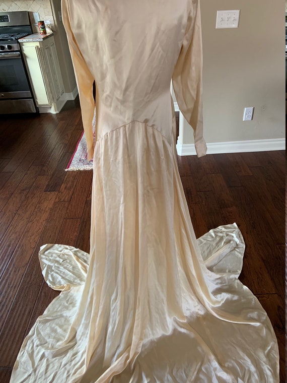 Fabulous Silk Art Deco Wedding Gown - image 4