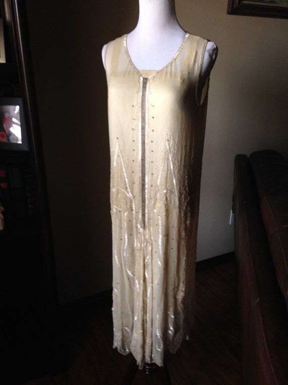 Glamorous 1920s Paris Wedding Dress