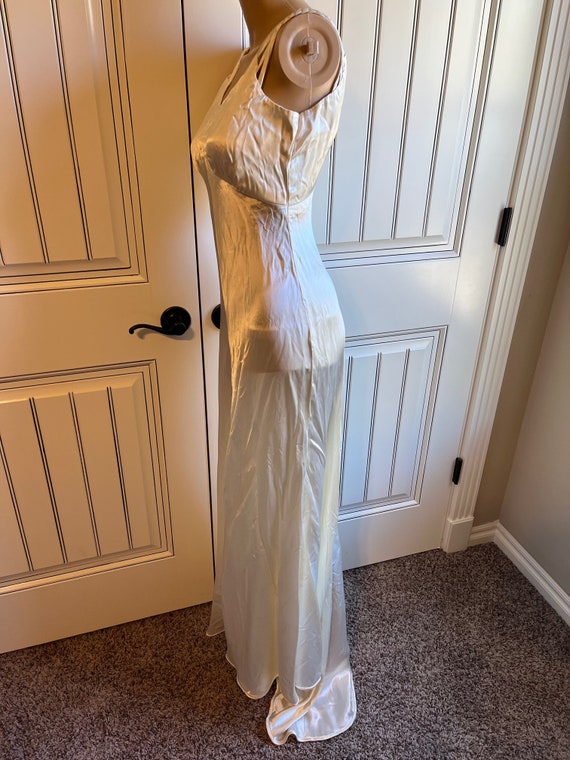 Stunning 1930s Silk Satin Wedding Gown - image 3