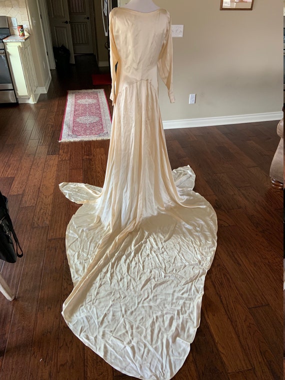 Fabulous Silk Art Deco Wedding Gown - image 3