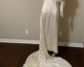 Splendid 1930s Silk Wedding Gown