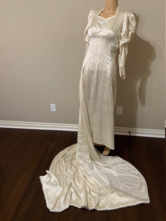 Splendid 1930s Silk Wedding Gown