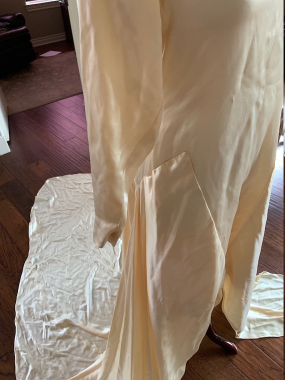 Fabulous Silk Art Deco Wedding Gown - image 5