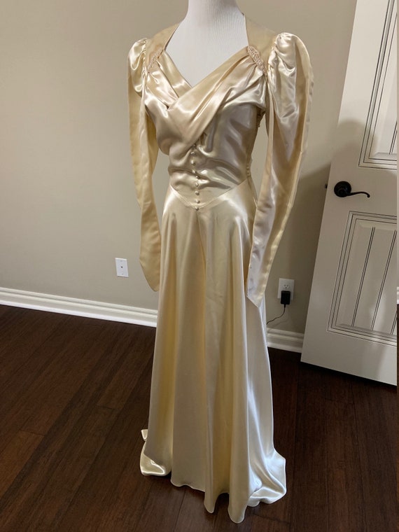 Glamorous 1940s Wedding Gown
