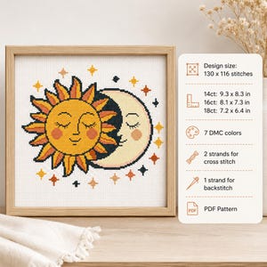 Könnte beinhalten: Gerahmtes Kreuzstichmuster mit lächelnder Sonne und Mond in Gelb-, Orange- und Cremetönen, mit Sternen auf weißem Hintergrund. Der Rahmen ist aus hellem Holz. Designgröße: 130 x 116 Stiche, mit Maßen von 23,6 x 21,1 cm für 14ct.