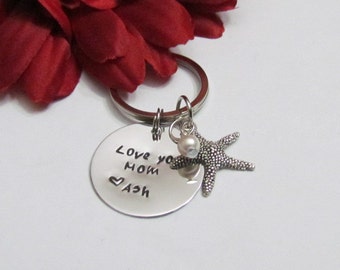 Love you Mom Keychain • Personalized Hand Stamped •Best Mother's Gift •Gift bag included •Mothers Day Gift •gift from daughter