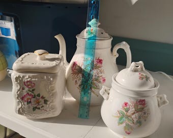 Juego de té antiguo de porcelana opaca