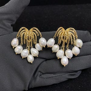 Gold Pearl Cluster Statement Earrings, Waterfall Baroque Pearl Drop Earrings, 14K Gold Plated Silver Bridal Earrings, Modern Wedding Drop