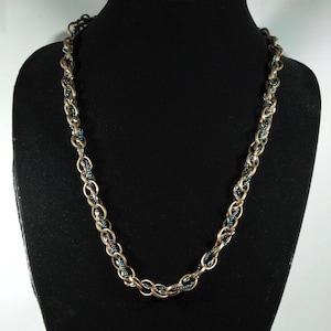 Unique twisted chain women&#39;s necklace