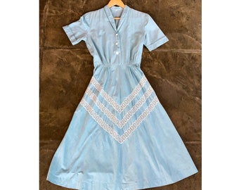 Sweet 1930s eyelet dress . Antique teal cotton dress deco 1940s
