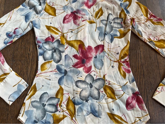 1970's Florals on Cream Button-Up Blouse . Petite… - image 9