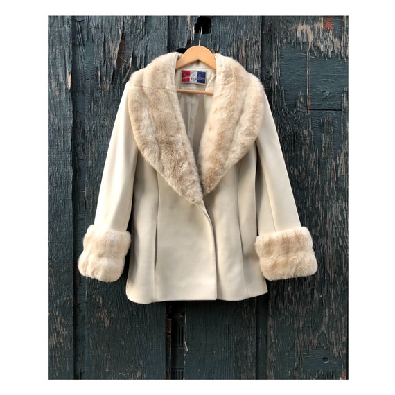 Vintage jacket . Lilli Ann Knit . Designer cream b