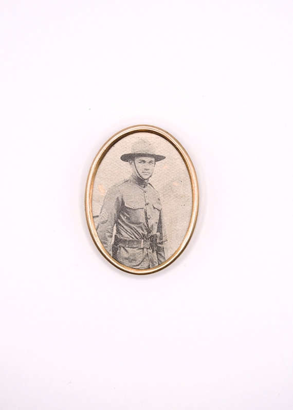 WWI American Soldier Doughboy photo pin . US Army 