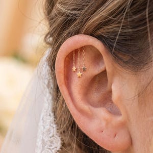 Titanium Hidden Helix Dainty Triple Star Earring, Bridal Helix Jewellery, Wedding Cartilage Piercing, Occasion Jewelry, Elevated Ear Stack
