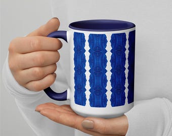 Blaues Cyber-Gitter: Futuristisches Netz Tasse mit farbiger Innenseite