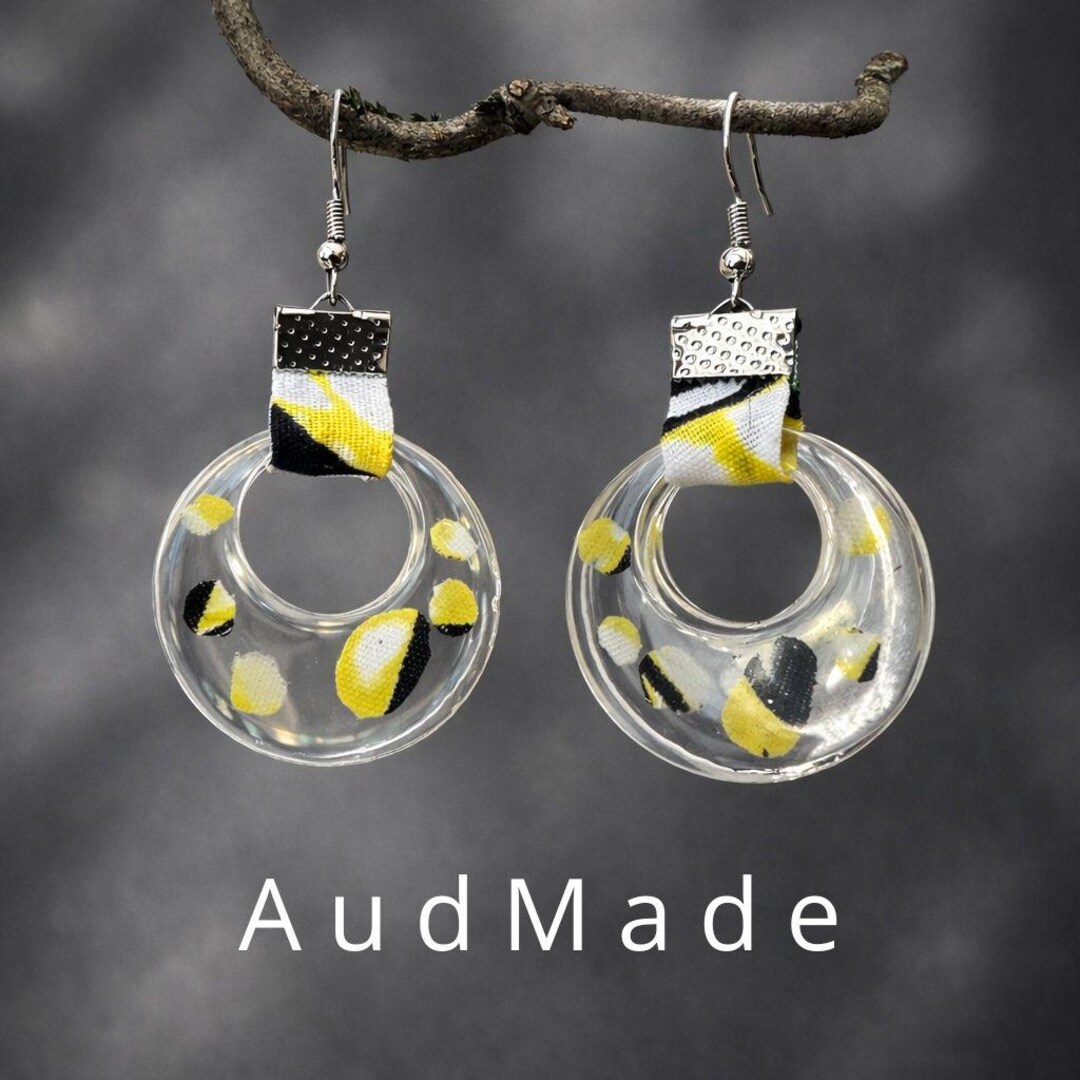 Boucles d'oreilles géométrique creuses colorées, résine et tissu ...