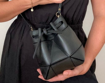 Small Bucket Bag - Shoulder Bag - cross body purse - Black Leather with suede lining and separate inside pocket