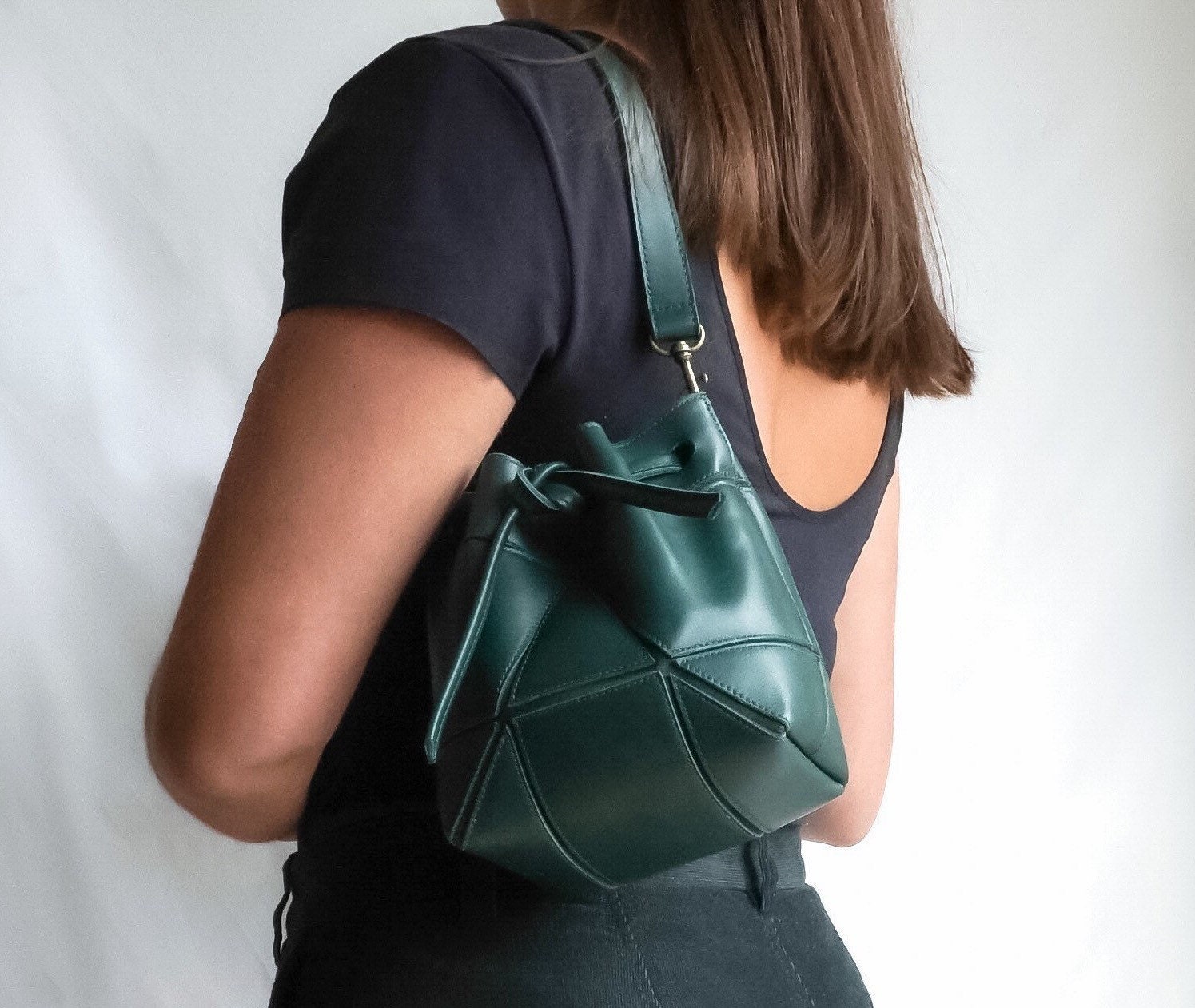 Bucket shoulder bag hotsell