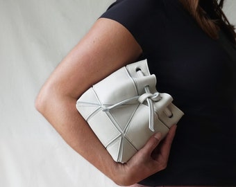 Small bucket bag with origami details - drawstring purse made of genuine leather - cross body and shoulder purse- ivory