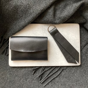 Cartera minimalista y juego de regalo de llavero para ella billetera de cuero en relieve de cocodrilo bi plegable billetera personalizada mini billetera marrón Negro